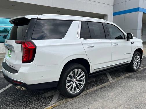 White Frost Tri-Coat 2024 GMC Yukon Denali