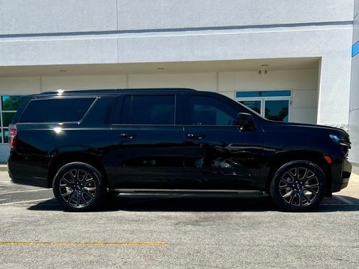 2024 Chevrolet Suburban RST