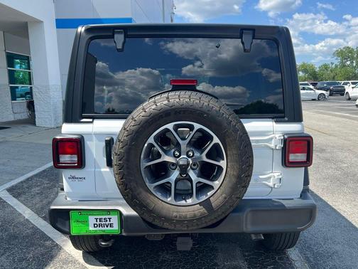 Bright White Clearcoat 2024 Jeep Wrangler Sport