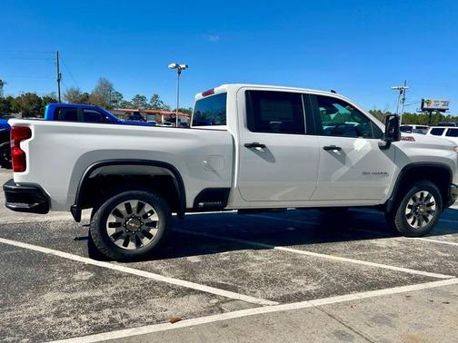 2026 Chevrolet Silverado 2500 Custom