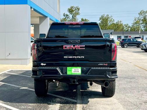 2025 GMC Sierra 2500 AT4