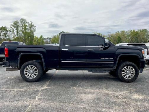 Onyx Black 2019 GMC Sierra 2500 Denali