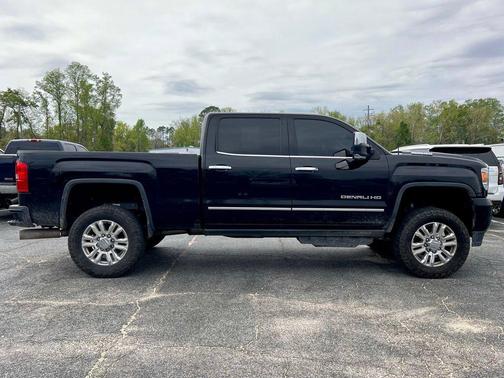 Onyx Black 2019 GMC Sierra 2500 Denali