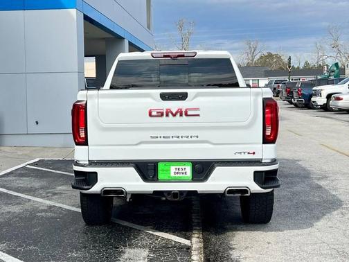 2022 GMC Sierra 1500 AT4