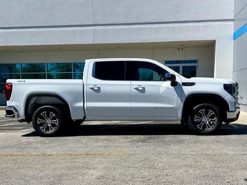 2025 GMC Sierra 1500 SLE