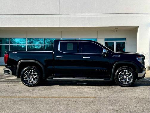 2023 GMC Sierra 1500 SLT