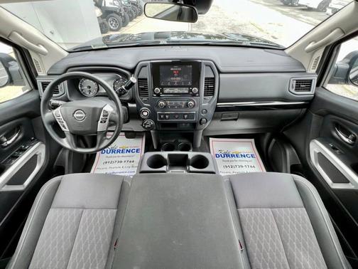 2023 Nissan Titan SV