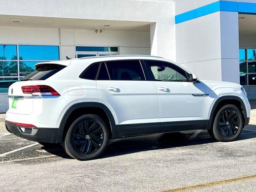 2022 Volkswagen Atlas Cross Sport 2.0T SE w/Technology