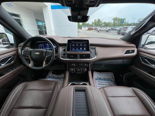 Iridescent Pearl Tricoat 2023 Chevrolet Suburban High Country
