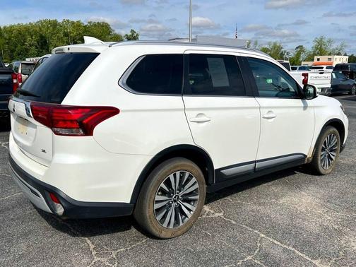 2020 Mitsubishi Outlander 