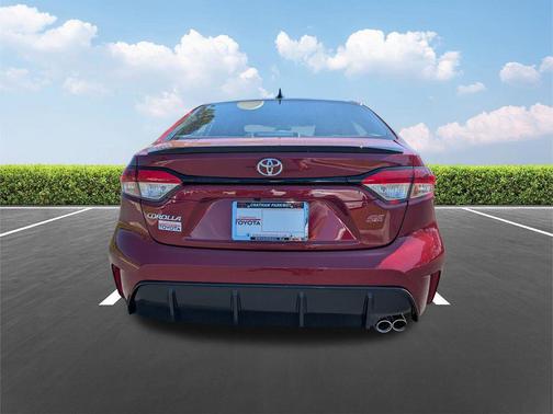 Ruby Flare Pearl/Midnight Black Metallic 2026 Toyota Corolla SE