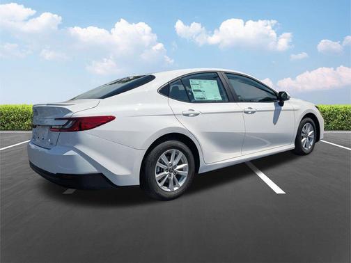 Ice Cap 2026 Toyota Camry LE