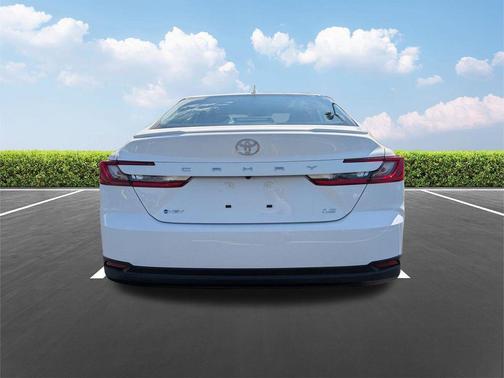 Ice Cap 2026 Toyota Camry LE