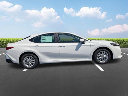 Ice Cap 2026 Toyota Camry LE