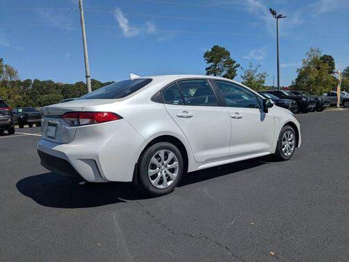 Wind Chill Pearl 2026 Toyota Corolla LE