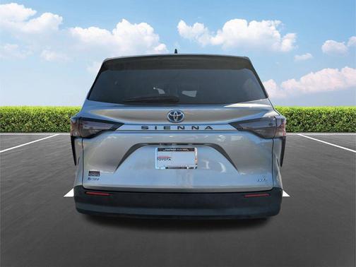 Celestial Silver Metallic 2025 Toyota Sienna XLE
