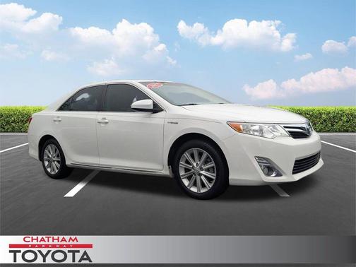 Super White 2012 Toyota Camry Hybrid XLE