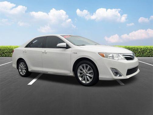 Super White 2012 Toyota Camry Hybrid XLE
