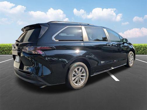 Midnight Black Metallic 2024 Toyota Sienna XLE