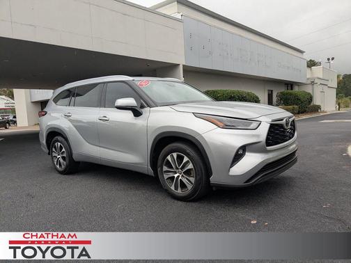 Celestial Silver Metallic 2022 Toyota Highlander XLE