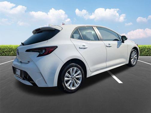 Ice Cap 2024 Toyota Corolla SE