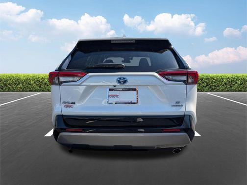 Wind Chill Pearl 2023 Toyota RAV4 Hybrid SE
