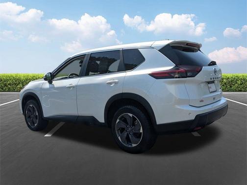 Pearl 2024 Nissan Rogue SV