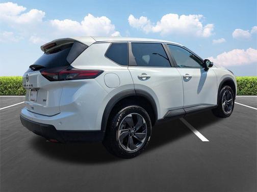 Pearl 2024 Nissan Rogue SV