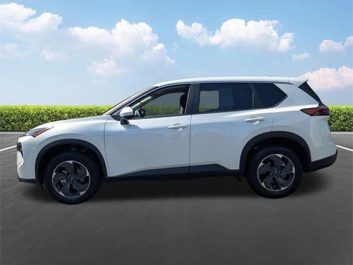 Pearl 2024 Nissan Rogue SV