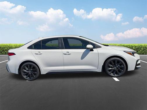 Ice Cap 2026 Toyota Corolla SE