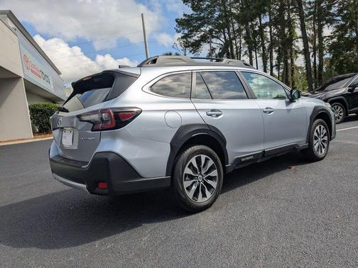 Ice Silver Metallic 2024 Subaru Outback Limited