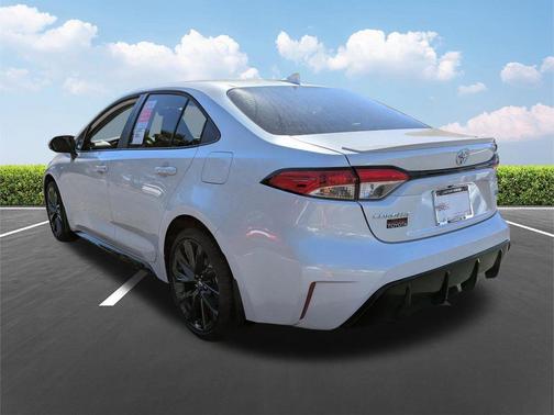 Wind Chill Pearl 2026 Toyota Corolla SE