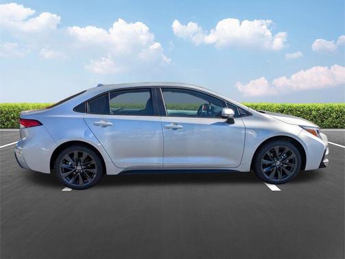 Classic Silver Metallic 2026 Toyota Corolla SE