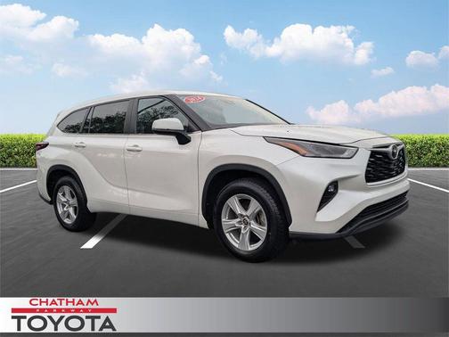 Pearl 2024 Toyota Highlander LE