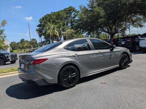 Metal 2025 Toyota Camry SE