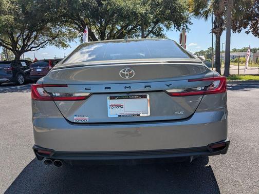 Metal 2025 Toyota Camry SE