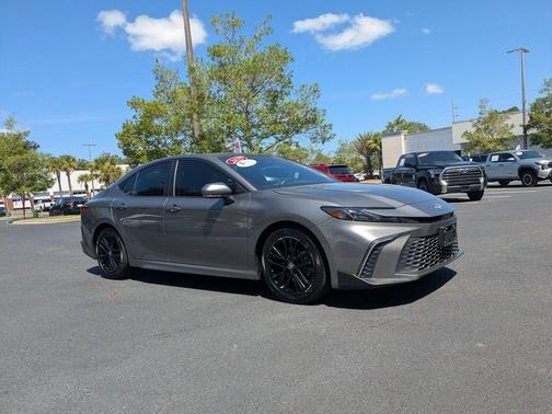 Metal 2025 Toyota Camry SE