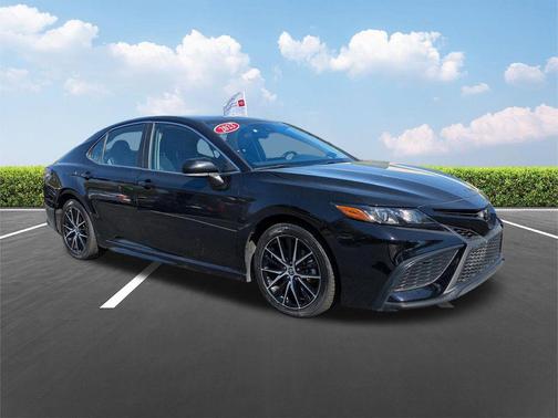 Midnight Black Metallic 2023 Toyota Camry SE