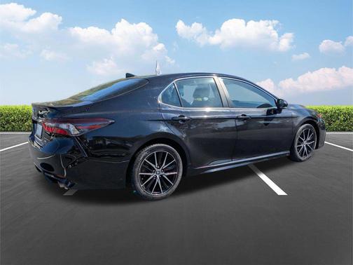 Midnight Black Metallic 2023 Toyota Camry SE