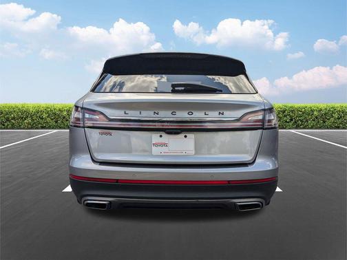 Silver Radiance Metallic Clearcoat 2023 Lincoln Nautilus Black Label