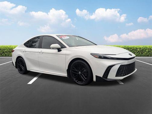 Ice Cap 2025 Toyota Camry SE
