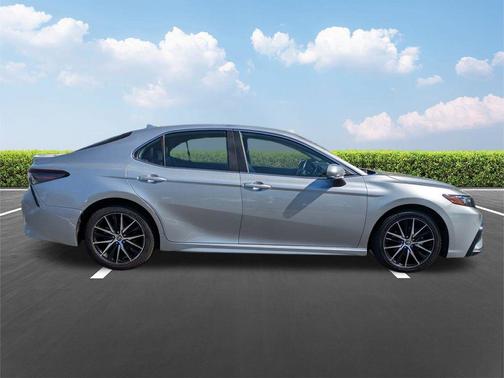 Celestial Silver Metallic 2024 Toyota Camry SE