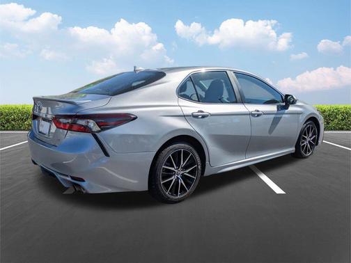 Celestial Silver Metallic 2024 Toyota Camry SE