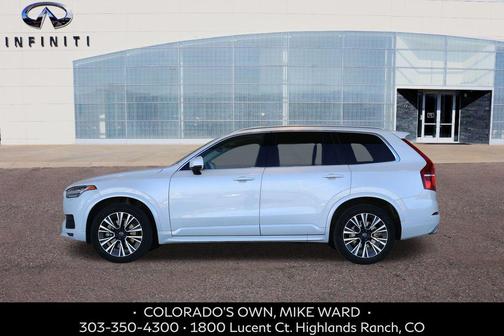 2021 Volvo XC90 T6 Momentum