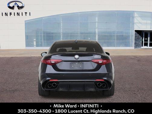 Vulcano Black Metallic 2018 Alfa Romeo Giulia Quadrifoglio