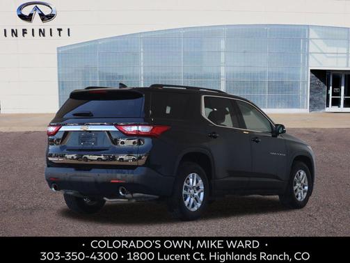 Mosaic Black Metallic 2021 Chevrolet Traverse LT Leather