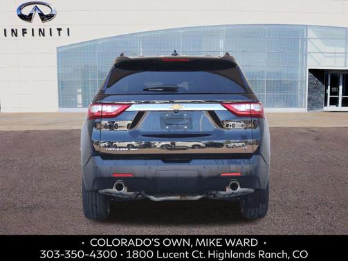 Mosaic Black Metallic 2021 Chevrolet Traverse LT Leather