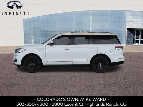 Pristine White Metallic Tri-Coat 2022 Lincoln Navigator Reserve