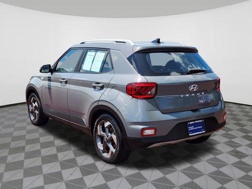 2022 Hyundai VENUE SEL