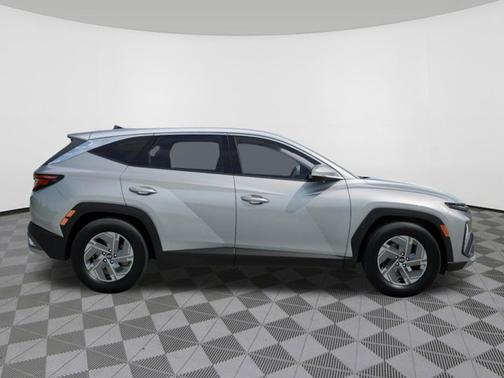Shimmering Silver 2026 Hyundai TUCSON Hybrid Blue SE